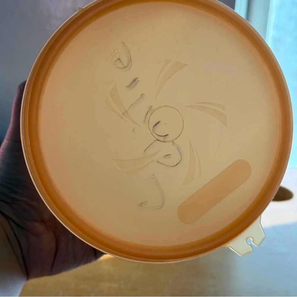 Vintage Tupperware‎ canister